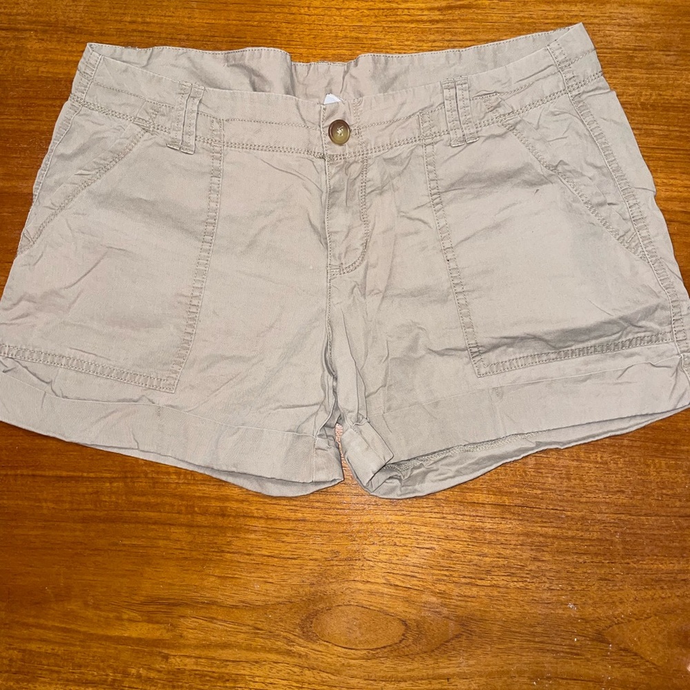 Old Navy | khaki cargo shorts 100% cotton | Size 8